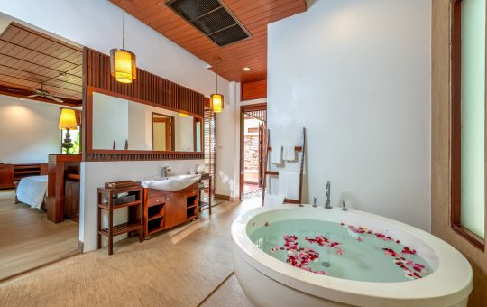 Jacuzzi Villa Bathroom
