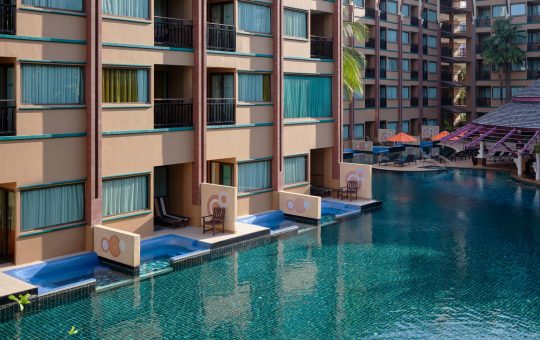 Pool access King Bed-5